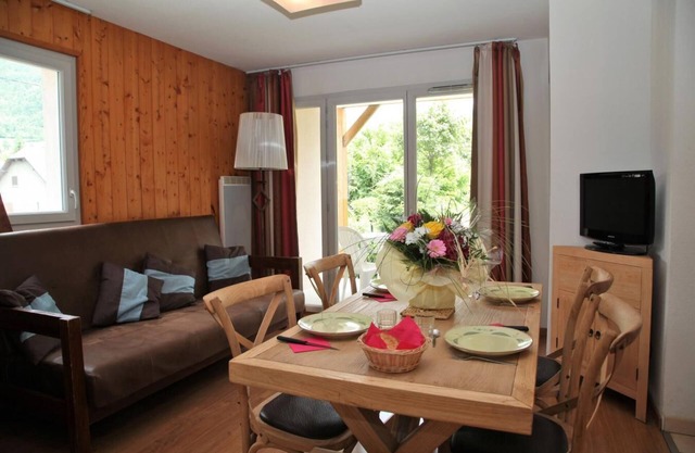 Wifi, view mountain, fitness, swimming pool, sauna, hammam, terrace, balcony, parking, tv