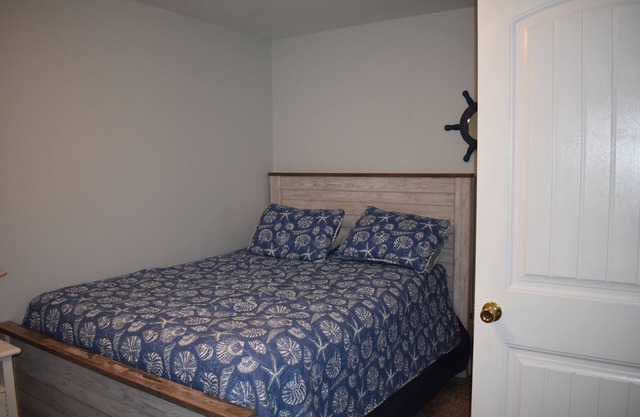 Wild Anchor - Ocean Views 3 bedroom condo by Victory Properties - 11th Ave - NWW