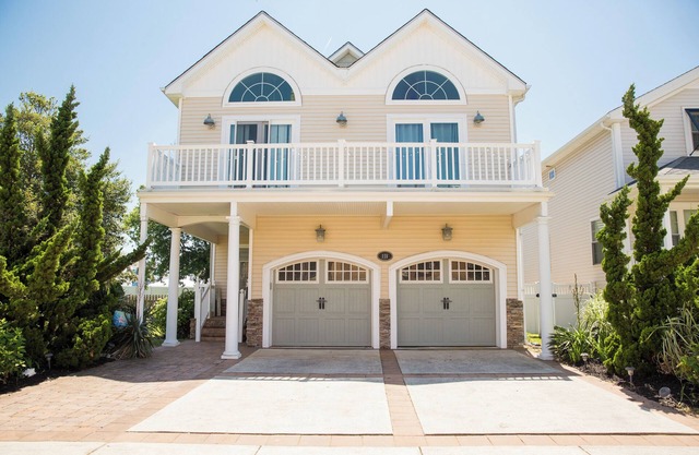 Wild Ice Cream - Sleeps 10+ - 16th Ave - NWW