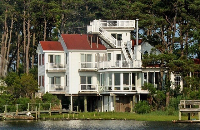 Wildcat Cove- Luxury Waterfront Home w/Private Dock On Chincoteague Bay
