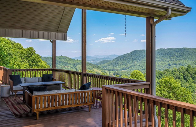 Wildflower Cabin in Maggie Valley