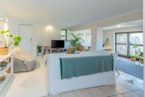 Wildlife and Ocean Cottage