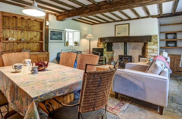 Willow Cottage I Oxford Cotswolds holiday cottage I Sleeps 5 I Kirtlington