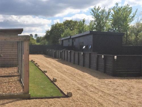 Willow Court Farm-Studio North & Petting Farm, 8 mins from Legoland & Windsor, 15 mins from Lapland UK