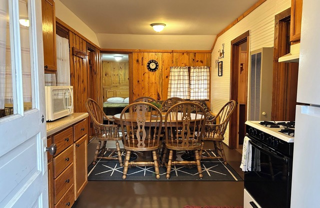 Willow Haven ~ Quaint 3 Bedroom in Hazelhurst, Wisconsin