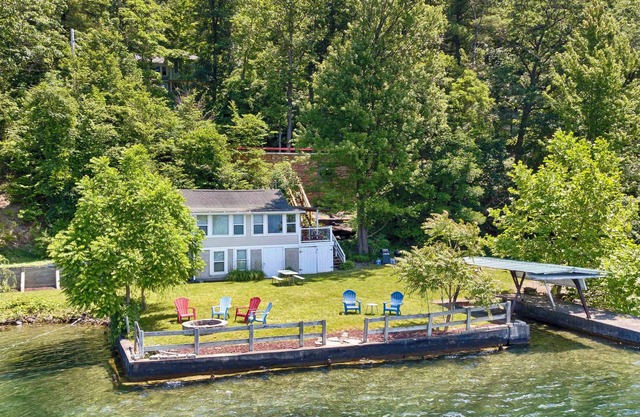 Willow Point: Location,Location,Location!