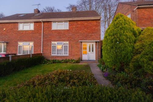 Winchester Retreat with 4 Bedrooms