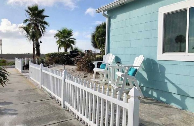 Wind Swept Beach House- Your Beachfront Paradise Awaits