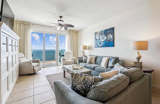 Windemere 1106- Beachfront - NO HASSLE CHECK OUT