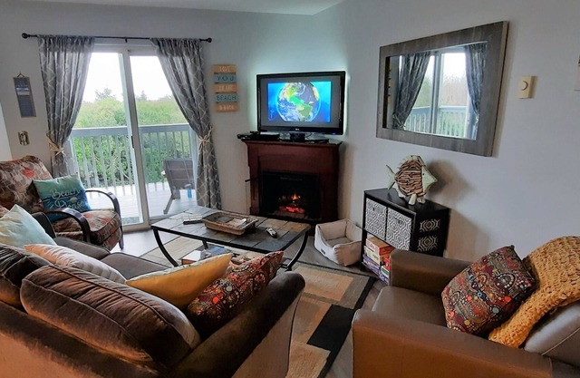 Windsong # 5 - Beautiful Ocean Front Condo