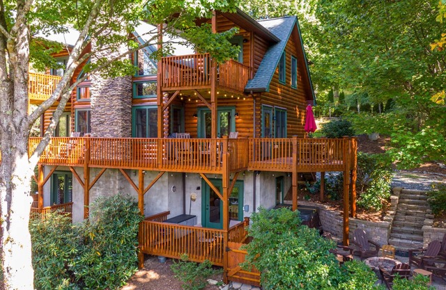 Windswept Vistas -Pet Friendly, 5-min from ASU, Hot Tub, Views