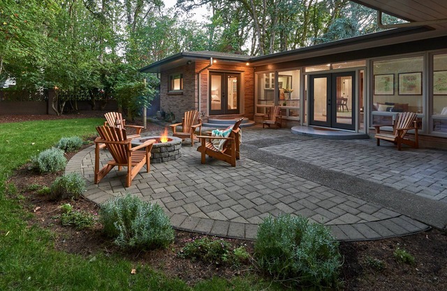 Wine & Dine w/Chef's Kitchen, Grill & Fire Pit