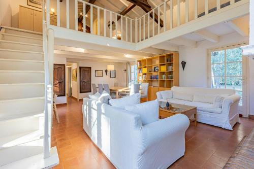 Winemaker's Home By Pézenas Vineyards