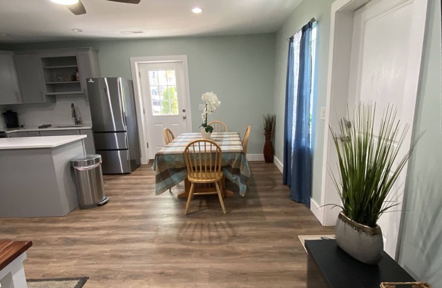 Wineries Mountain Studio Getaway!