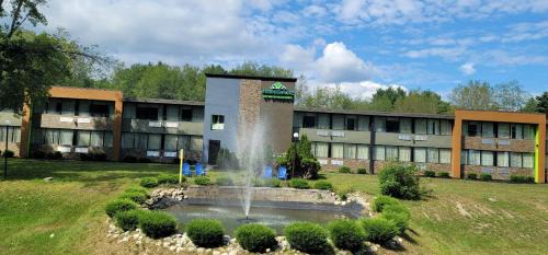 Wingate by Wyndham Lake George