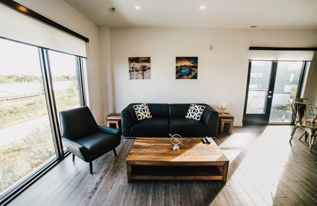 Winnipeg - LXTX 2 bedrooms
