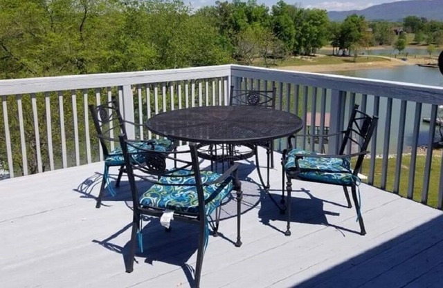 Winter Rates! Serenity Ridge - cozy two bedroom lakefront home. Pet-Friendly