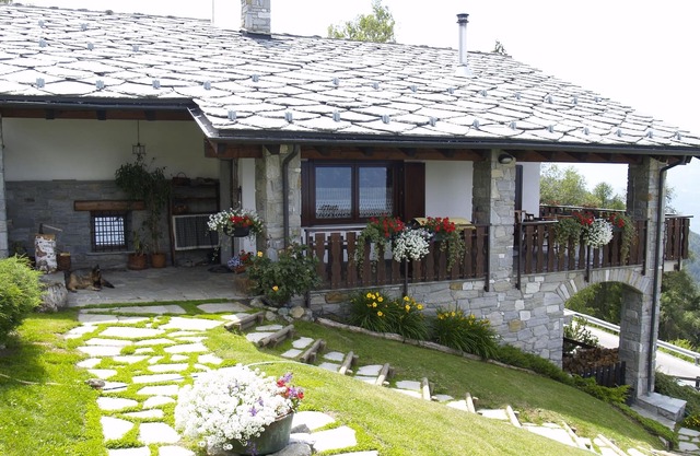 Winter vacation home - summer