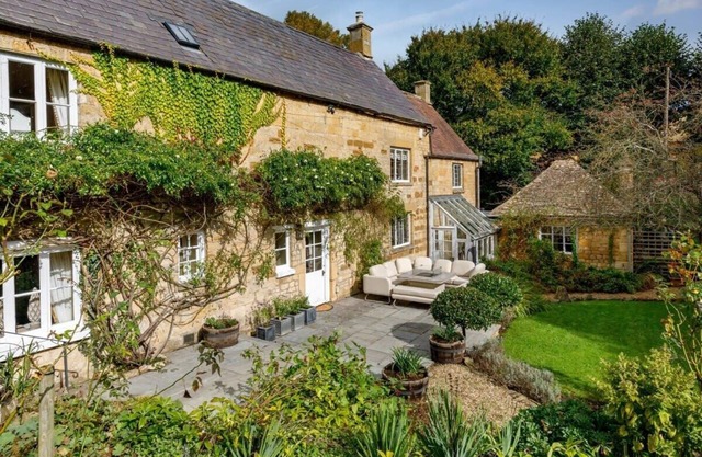 Wolds End House Summa