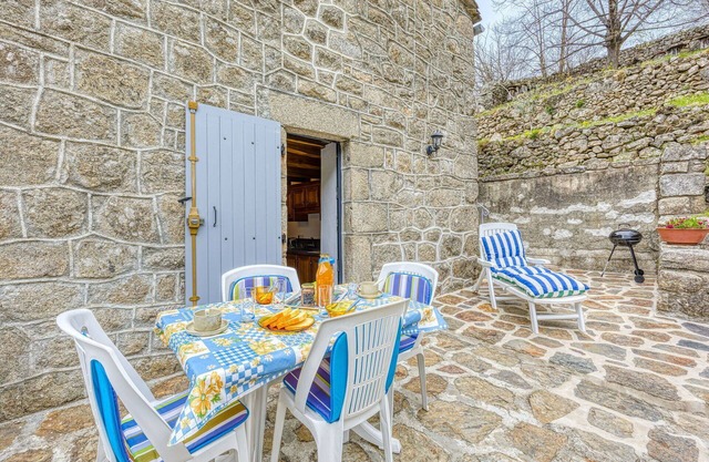 Wonderful private villa for 4 people with TV, terrace and panoramic view