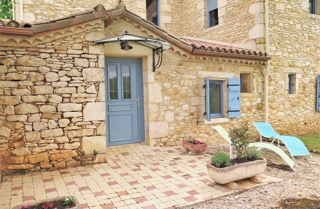 Wonderful villa for 4 guests with WIFI, TV, terrace, pets allowed and panoramic view