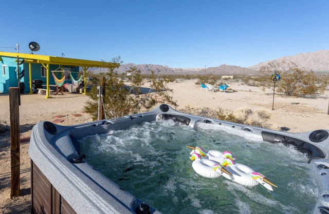 Wonder House: A Peaceful Desert Oasis With Great Views, Pool & Hot Tub