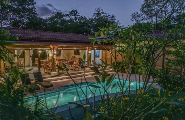 Wonderful home in GBC w/Inf. pool 5 min to surf