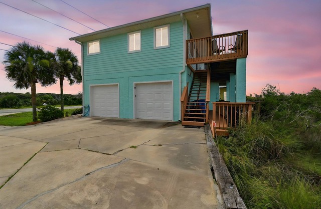 Wonderful 4-bedroom house in secluded beach area!