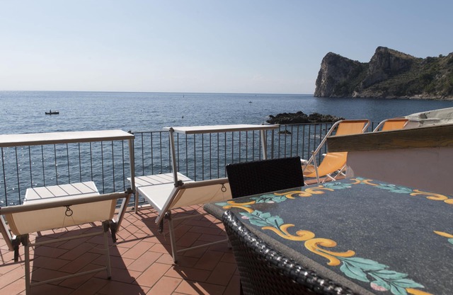 Wonderful apartment on the sea