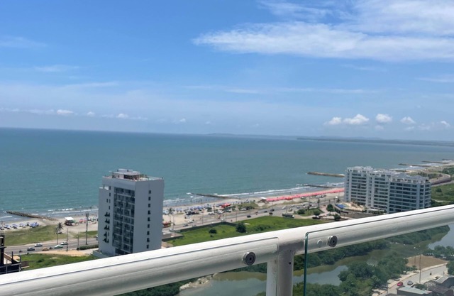 Wonderful Apt. Sea View. Central Location.