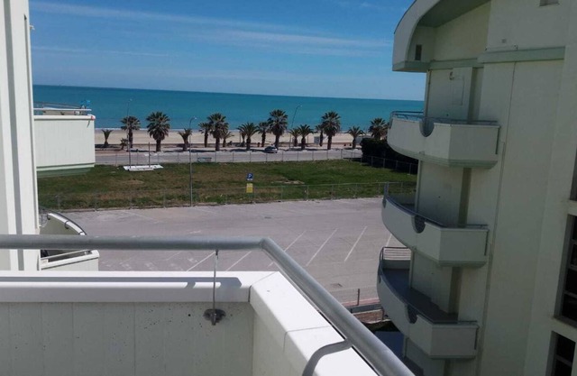 Wonderful duplex facing the sea