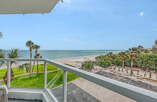 Wonderful Gulf and Sunset Views Condo