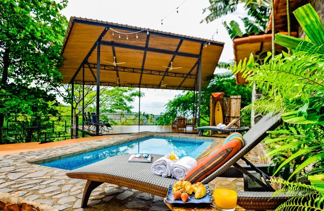 Wonderful home w/private pool & deck, ocean and jungle view! Wifi