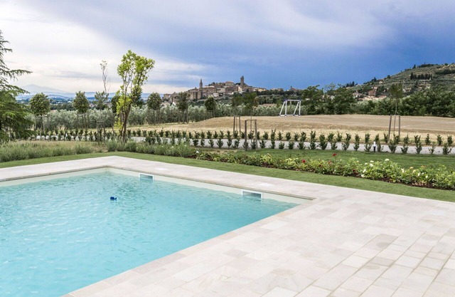 Wonderful private villa with WIFI, private pool, TV, patio and panoramic view, close to Cortona