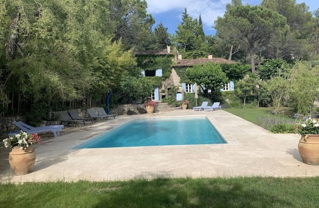 Wonderful old farmhouse 5 minutes from the medieval village of Seillans.