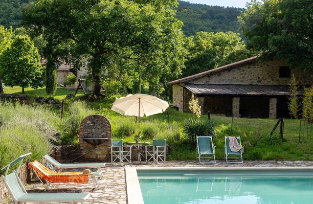 Wonderful private villa for 16 guests with WIFI, private pool