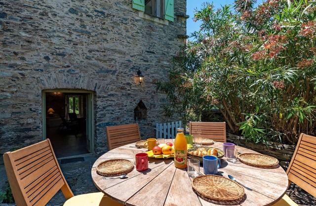 Wonderful private villa for 8 guests with WIFI, A/C, patio and panoramic view
