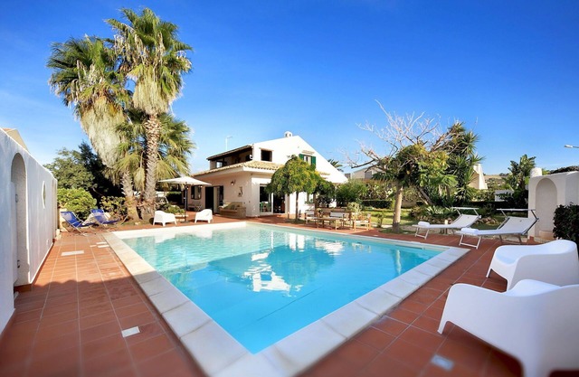 Wonderful private villa for 7 guests with WIFI, A/C, private pool and TV