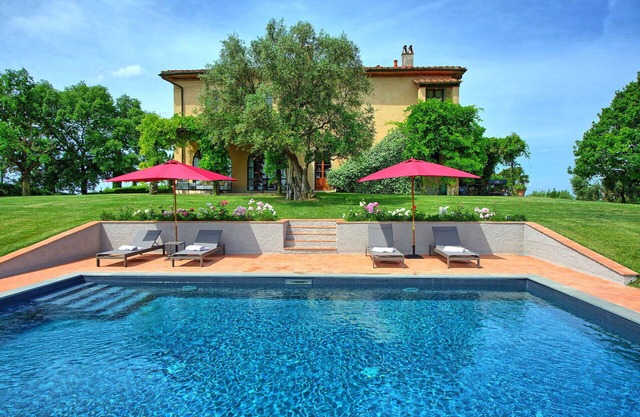 Wonderful private villa for 12 people with WIFI, private pool, A/C, patio and panoramic view