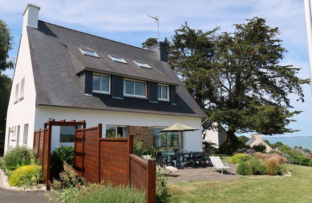 Wonderful private villa for 12 guests with WIFI, TV, patio and pets allowed