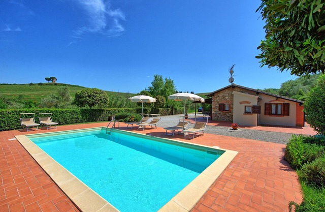 Wonderful private villa for 6 guests with WIFI, A/C, private pool, TV and panoramic view