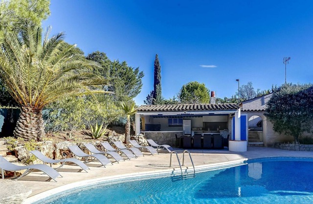 Wonderful private villa for 8 guests with A/C, private pool, WIFI, TV, terrace and parking