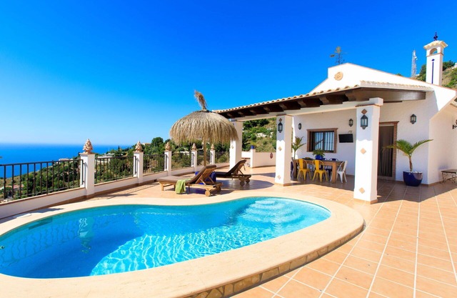 Wonderful private villa for 5 guests with A/C, private pool, WIFI, TV and terrace
