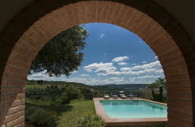 Wonderful private villa for 7 guests with WIFI, private pool, TV, balcony and parking