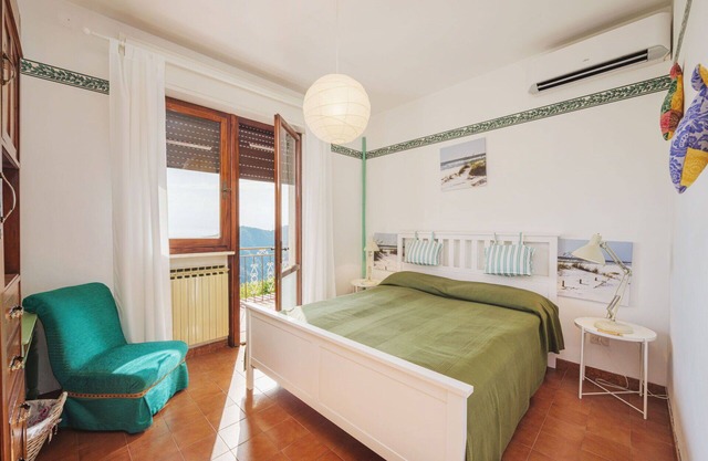 Wonderful private villa for 6 guests with A/C, WIFI, TV and patio