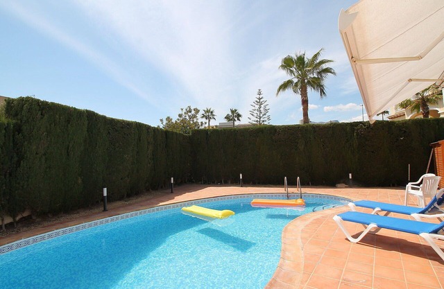 Wonderful private villa for 10 people with private pool, WIFI, A/C, TV and patio