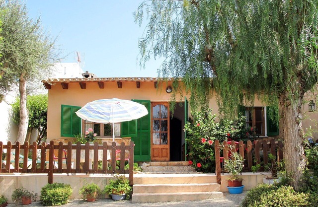 Wonderful private villa for 5 guests with TV, terrace and pets allowed