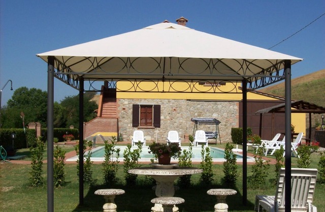 Wonderful private villa with WIFI, private pool, TV and pets allowed, close to San Gimignano