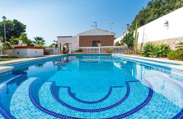 Wonderful private villa for 5 guests with A/C, private pool, WIFI, TV, terrace and pets allowed