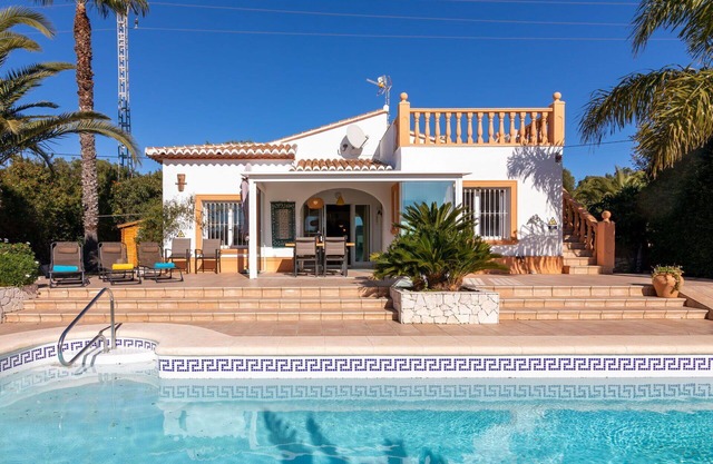 Wonderful private villa for 6 people with private pool, A/C, WIFI, TV and patio